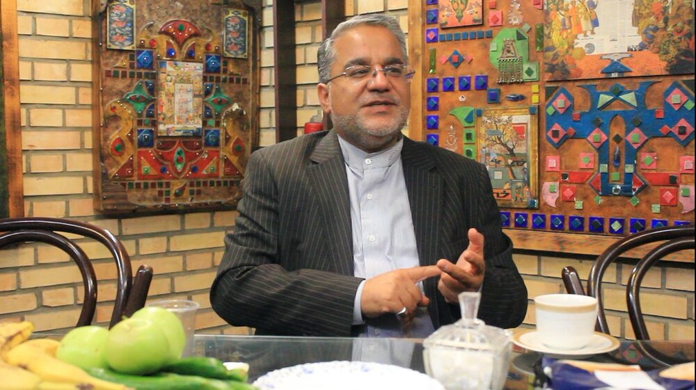 فردوسیپور: ژست آفندی را به پدافندی تبدیل کنیم