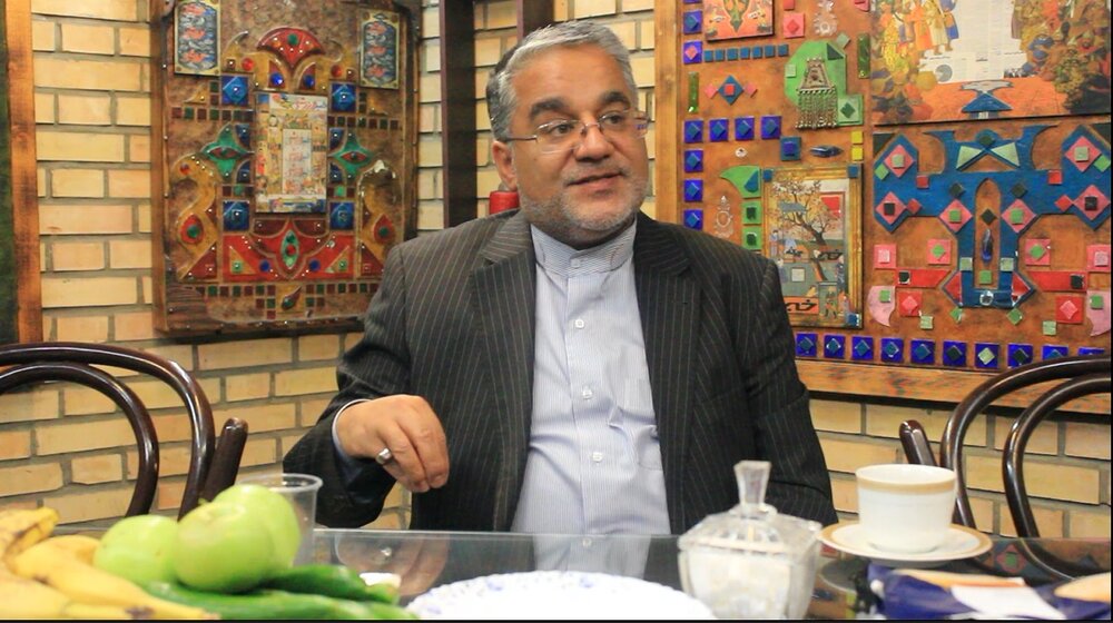 فردوسیپور: ژست آفندی را به پدافندی تبدیل کنیم