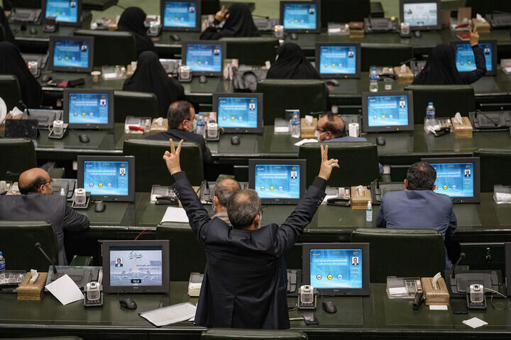 جنجال کنکور ، وزیر علوم و رییس سازمان سنجش  را به مجلس کشاند