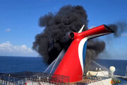 ببینید | اولین تصاویر از آتش‌ گرفتن یک کشتی در دبی