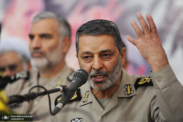 Iran’s Army is self-sufficient in defense equipment: Cmdr.