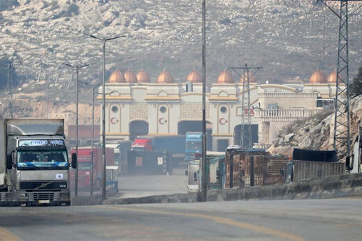 ببینید | تصاویر هولناک از ریزش کوه بر روی ده‌ها کامیون در جاده‌ای در ترکیه