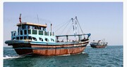 توقیف ۲ فروند شناور تجاری حاوی صدها دستگاه لوازم خانگی قاچاق در خلیج فارس