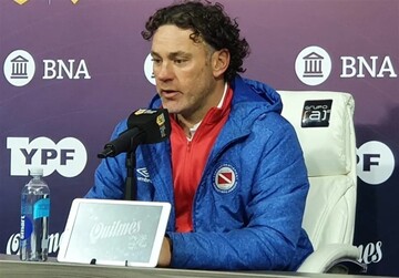 دستگیری بازیکن سابق بارسلونا توسط پلیس/عکس