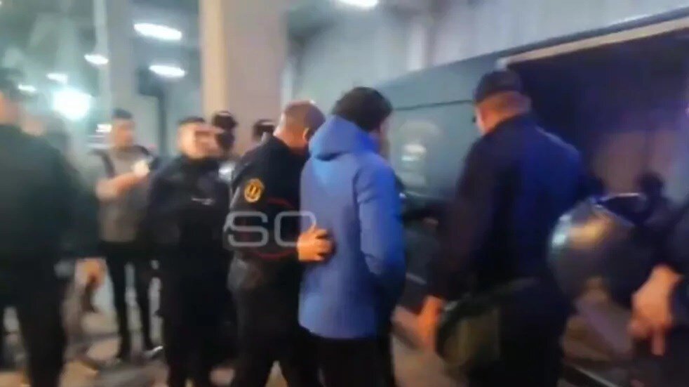 دستگیری بازیکن سابق بارسلونا توسط پلیس
