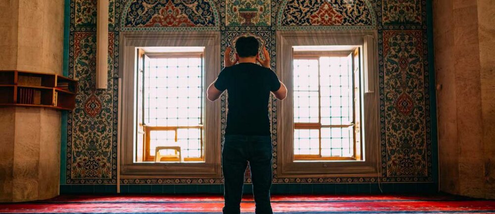 فرمان معاون استاندار اصفهان به شهرداران و فرمانداران : صدای اذان باید در تمامی نقاط شهری و روستایی شنیده شود