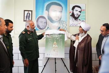 دیدار فرمانده سپاه حضرت قمر بنی هاشم چهارمحال و بختیاری با خانواده یکی از شهدای رسانه