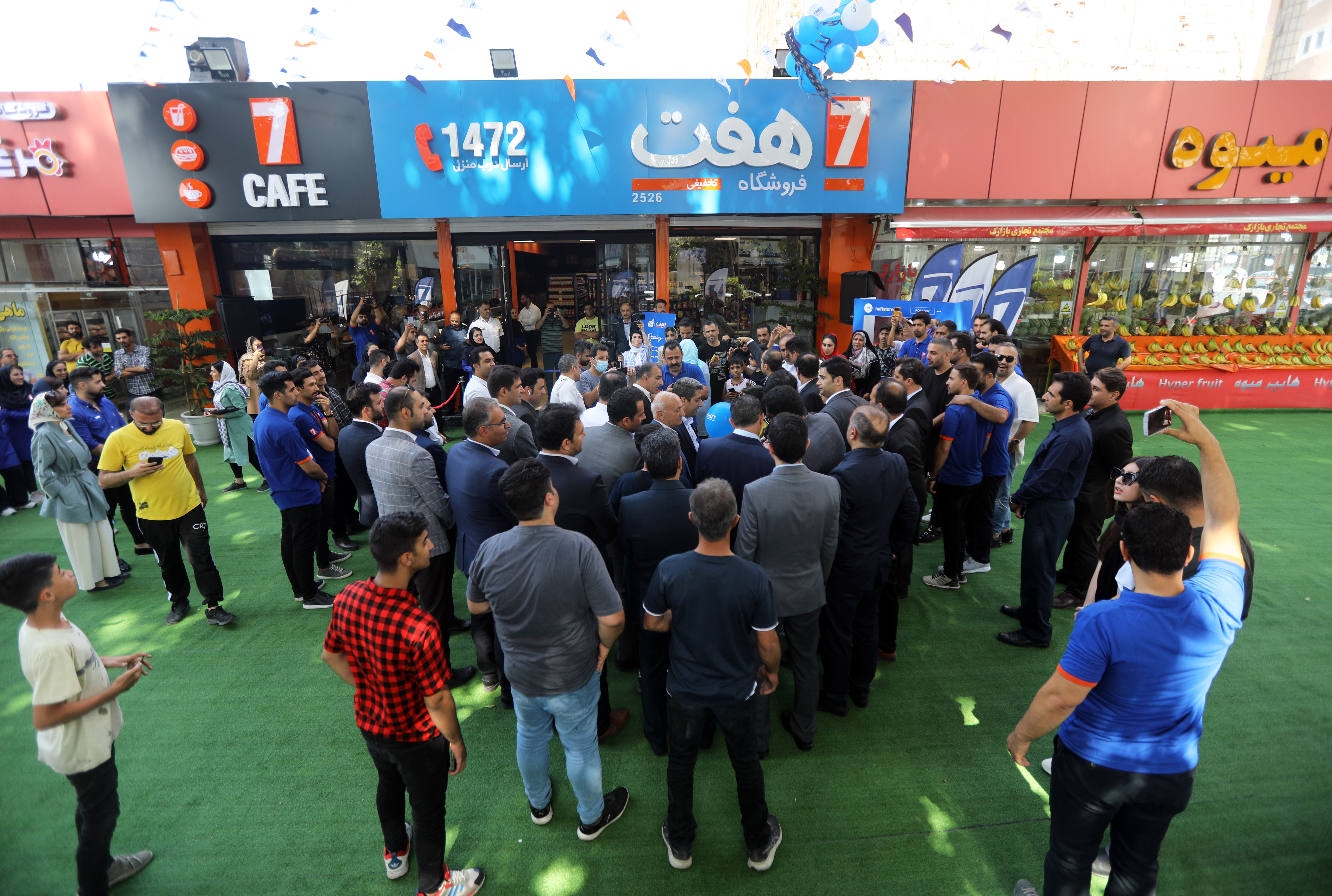 فروشگاه و کافه هفت با حضور سـردار آزمون در چالوس افتتاح شد