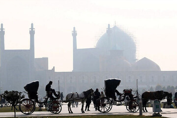 شاید معجزه بارندگی به داد اصفهان برسد/کاهش اندک آلودگی هوا تا فردا