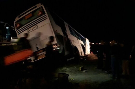 ببینید | اولین تصاویر از واژگونی اتوبوس اسکانیا با ۲ کشته و 57 مصدوم