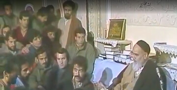 جزئیات دیدار امام (ره ) با ستاره های فوتبال / دیداری که فوتبال ایران را از چنگال تندروها نجات داد
 جزئیات دیدار امام (ره ) با ستاره های فوتبال / دیداری که فوتبال ایران را از چنگال تندروها نجات داد