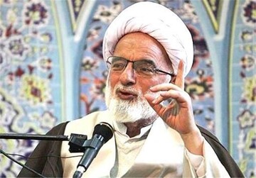 دری نجف آبادی ، خطیب جمعه اراک: نیروی انتظامی و بسیج با مصادیق بی‌حجابی و بدحجابی به شدت برخورد کنند