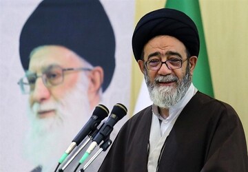 خطیب جمعه تیریز : ترویج بدحجابی در برنامه های صدا و سیما ، دلیل حلیت و مشروعیت آن نیست / مگر تقلید شما صدا و سیماست؟ 