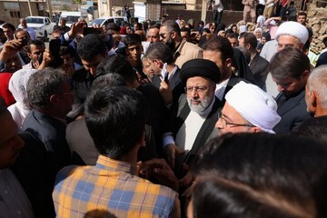 رئیسی در مناطق  مورد حمله شیمیایی : ترجیح دادم به جای نشستن در مرکز ، به میان مردم بیایم
