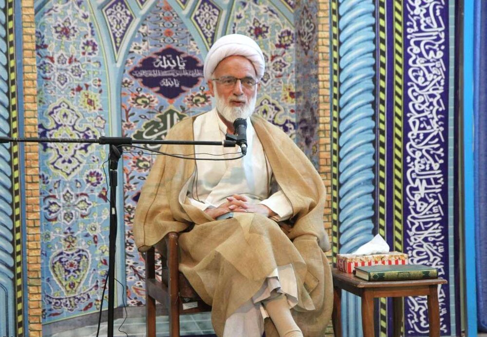 دری نجفآبادی : دستگاههای نظارتی کجا هستند؟ چرا میگذارند کار به جاهایی مثل مسئله فولاد مبارکه برسد؟