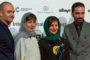 ببینید | لحظه اهدای گوی بلورین جشنواره کارلووی واری به یک فیلم ایرانی
