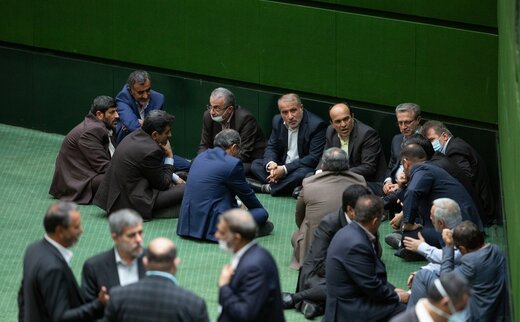 مجلس خسته نیست، چماق بر سر ما نکوبید!/  اننقاد جنجال برانگیز از هاشمی رفسنجانی در جلسه مجلس