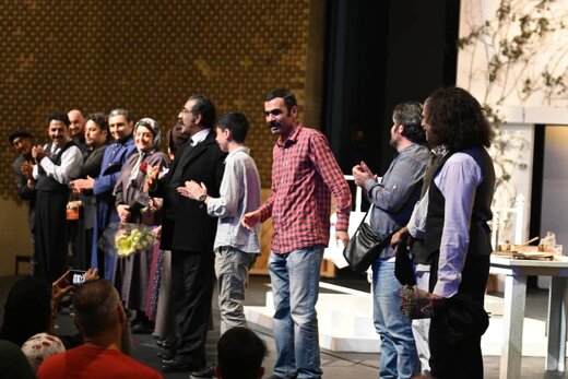 حسین کیانی خبر داد: کرونا نمایش پروین را متوقف شد