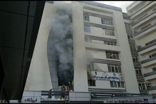 ببینید | آتش‌سوزی در یک ساختمان نزدیک میدان فردوسی تهران