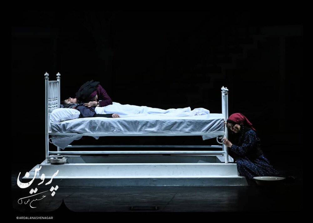 حسین کیانی خبر داد: کرونا نمایش پروین را متوقف شد