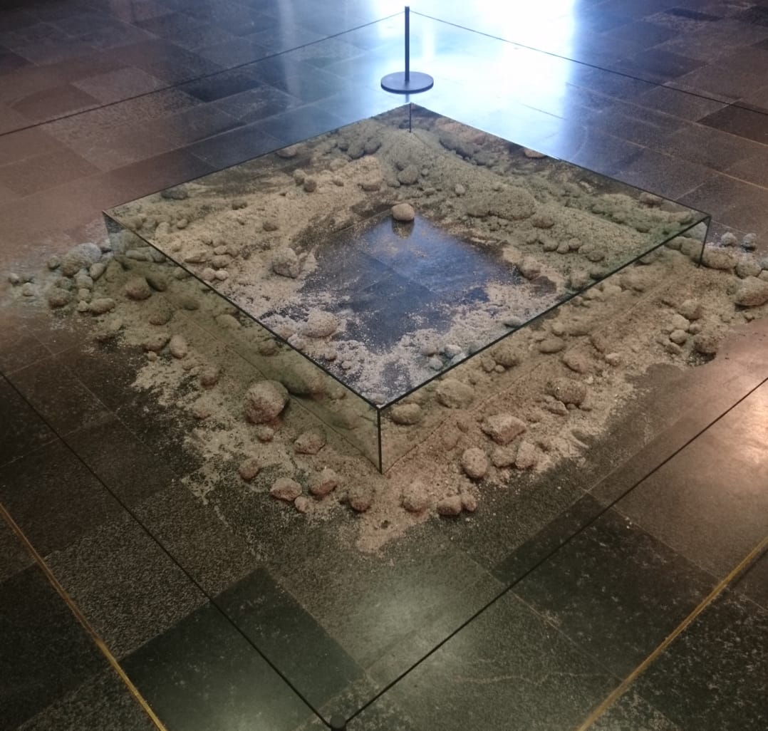 موزه هنرهای معاصر با فاصله از هنر معاصر