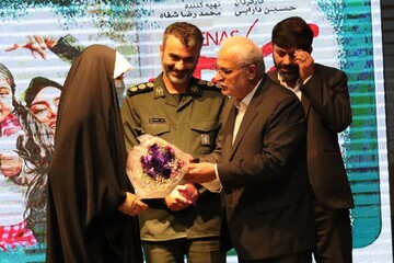 همسر شهید رضایی نژاد: مسئولیت پذیری و زندگی متعهدانه مهمترین پیام فیلم هناس از زندگی شهید است