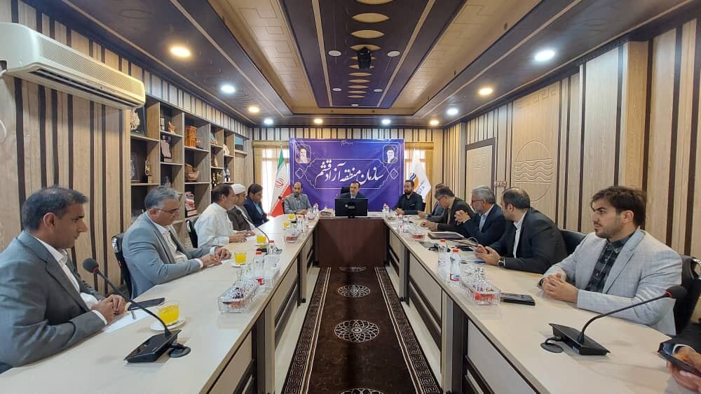 تفاهم نامه همکاری سازمان منطقه آزاد قشم با شهرداری لافت امضا شد