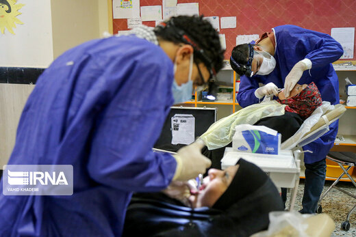 ارائه خدمات دندانپزشکی در مناطق محروم
