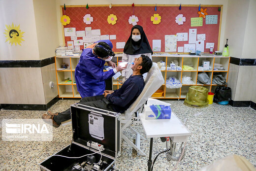 ارائه خدمات دندانپزشکی در مناطق محروم