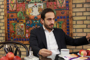 ببینید | صادق الحسینی تحلیلگر و کارشناس اقتصادی: اتفاقات سفارت آمریکا ما را ۵۰ سال درگیر دشمنی با هژمون جهان کرد / در بازی افتادیم
