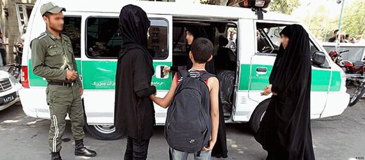 ببینید | واکنش پلیس به ویدیوی منتشر شده از گشت ارشاد و یک مادر - خبرآنلاین