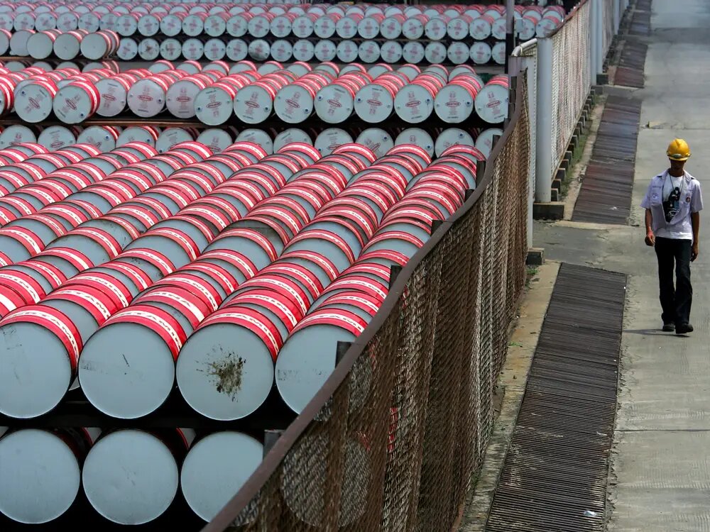 چشمانداز بازار نفت تغییر کرد/ قیمتها نزولی شد