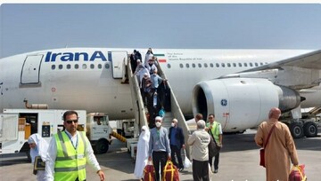 اولین پرواز بازگشت حجاج خوزستانی از سرزمین وحی در اهواز به زمین نشست