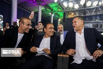 تصاویر | از دایی و مهدوی‌کیا تا گل‌محمدی و شمسایی؛ افتتاحیه جشنواره بین‌المللی جزیره فوتبال