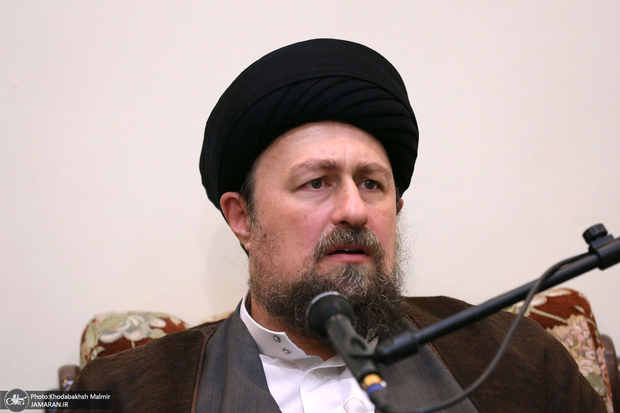 سید حسن خمینی : روزگار سختی داریم / حکومت ها با مردم خودشان رابطه عاطفی برقرار کنند / پافشاری برخی بر تشدید اختلافات بسیار خطرناک است