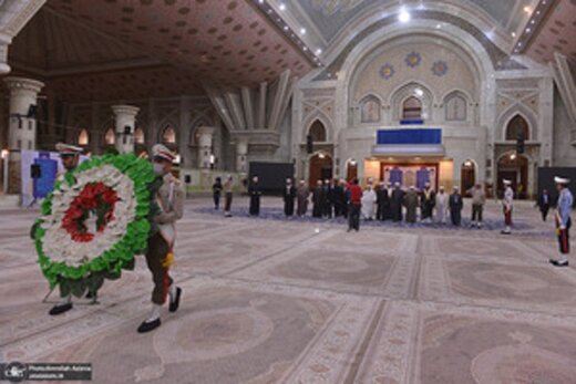 ادای احترام جمعی از علمای اهل سنت کشور سوریه به امام (ره) +عکسها