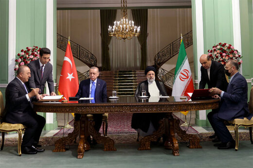 ببینید | ایران و ترکیه، ۸ سند و یادداشت تفاهم همکاری امضا کردند 