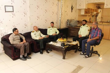 دیدار معاون فرهنگی و اجتماعی فرماندهی انتظامی با سرپرست خبرگزاری خبرآنلاین استان چهارمحال وبختیاری 