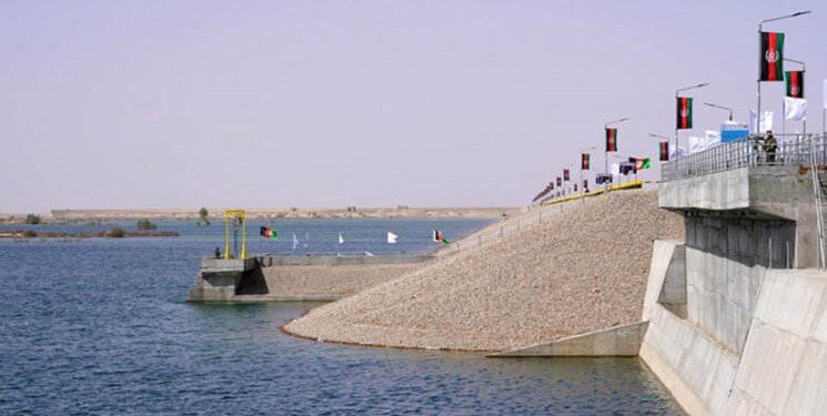 طالبان حقآبه نمیدهد درحالی که تصاویرهوایی نشان از پُرآبی دارد/ از آخرین باری که تالاب هامون آب داشته یک دهه گذشته است