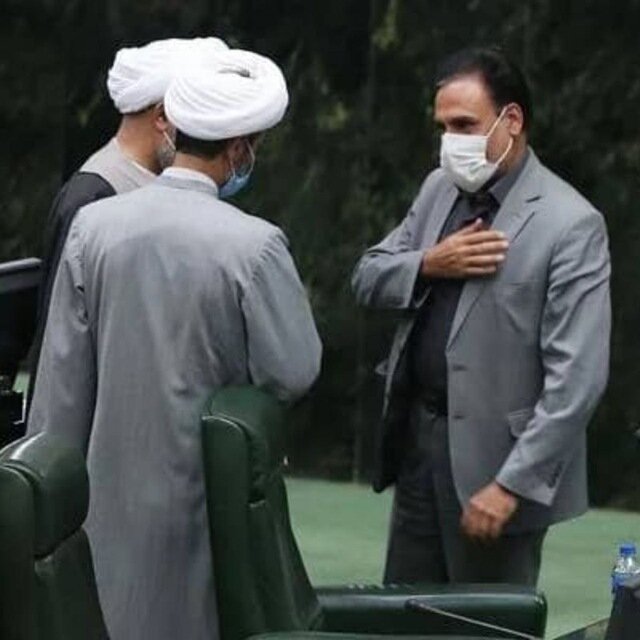 نماینده اصولگرای مجلس : تاج زاده در گذشته رفتار درستی داشته اما با خطای فعلی او باید برخورد شود / اکنون به لبه پرتگاه اقتصادی رسیدیم
