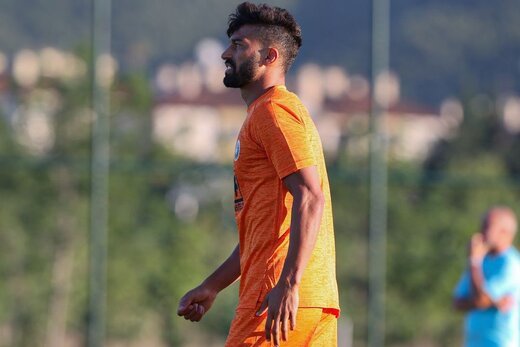 بازیکن مازاد پرسپولیس علیه یحیی گل محمدی بازیکن مازاد پرسپولیس علیه یحیی گل محمدی