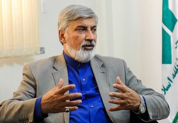 رئیسی ، توقعات «نبروهای انقلاب» را برآورده نکرده / او باید از این نیروها استفاده کند