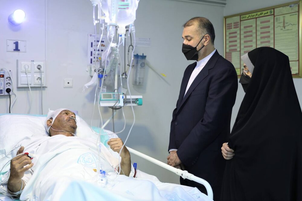 أمير عبدالخاليان يلتقي ضحايا حادث الشارع في ولياصر / الصورة
