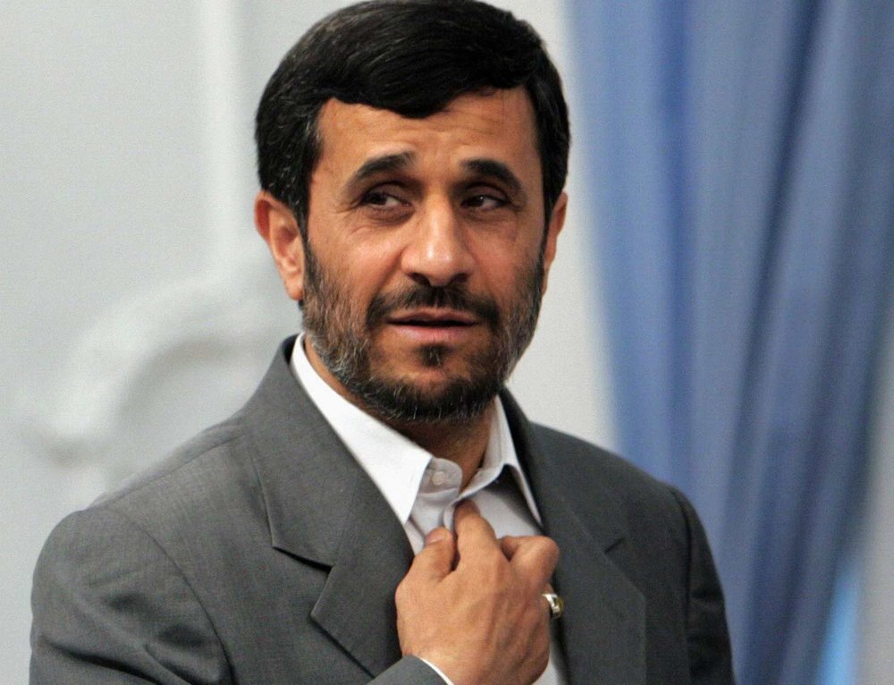 عشق دیرپای «مدل» ایتالیایی : هنوز هم می خواهم با احمدی نژاد ازدواج کنم / او تنها مرد روی زمین است + عکس