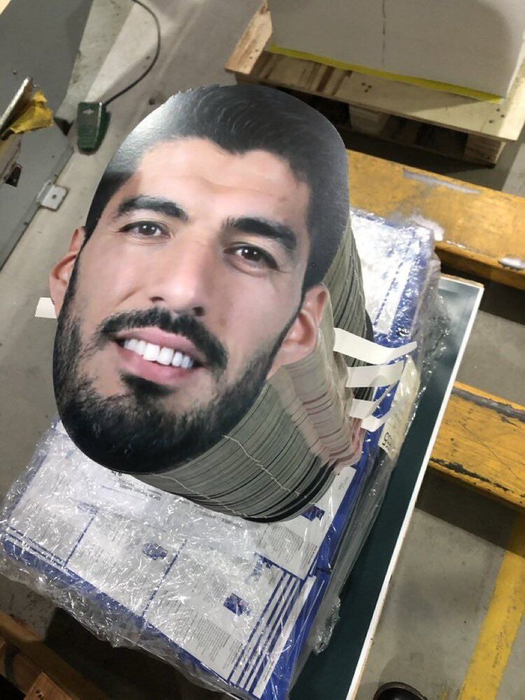 ابتکار جالب هواداران برای خرید ستاره محبوب/عکس