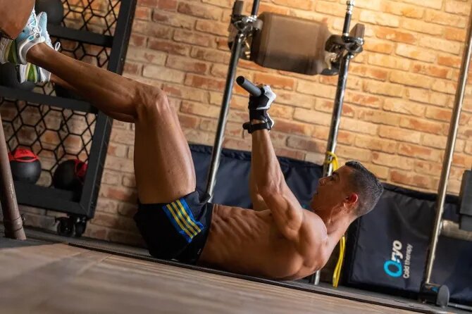 پیغام غیرمستقیم رونالدو؛ در منچستریونایتد میمانم!/عکس