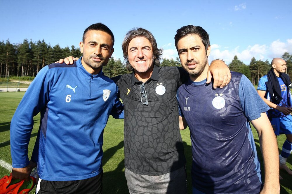 ساپینتو در محاصره باجناقهای استقلالی/عکس