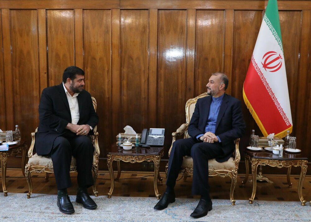 لقاء الأمير عبد البخيان مع نائب وزير العلوم ورئيس الهلال الأحمر