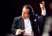 رهبر ارکستر ایرانی روی صحنه سن پترزبورگ