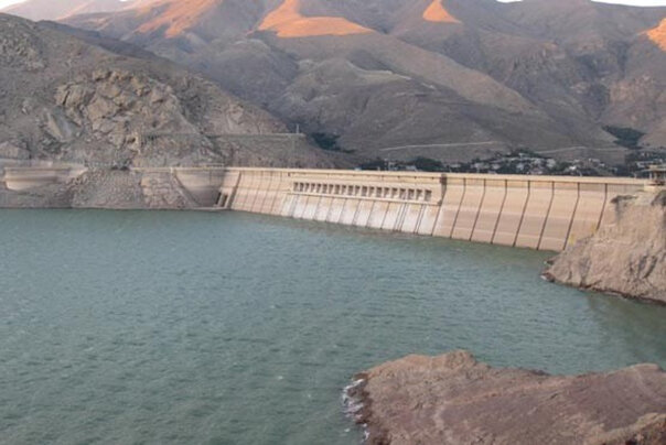 دریچههای سد استقلال میناب تا ساعتی دیگر بازگشایی میشود